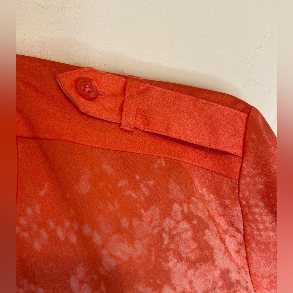 Calvin Klein~Sheer Ombré Snakeskin Blouse~Long Sleeve w/Button Tabs~Size 1X - Picture 3 of 16